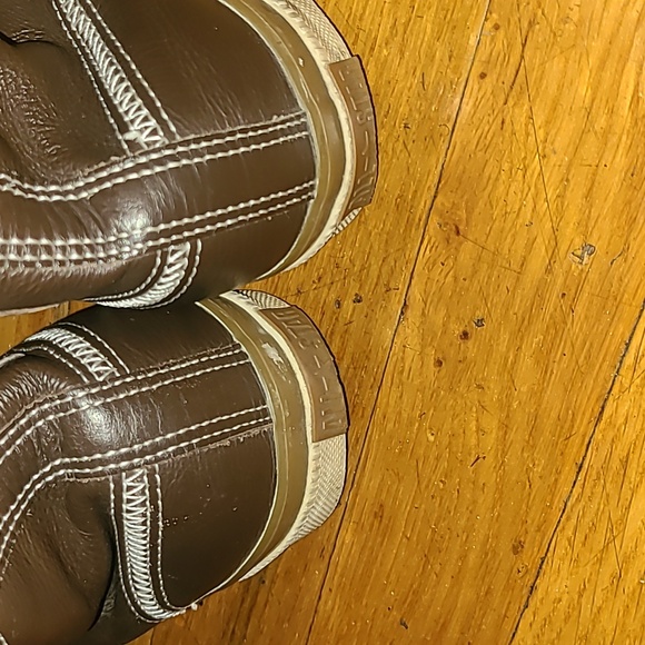 Sneakers - Picture 3 of 5